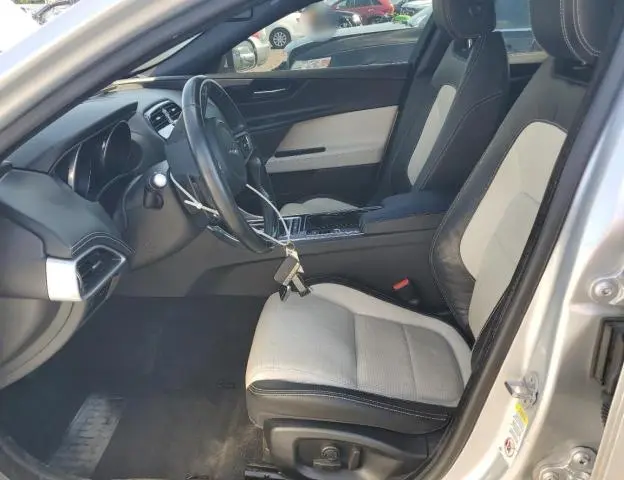 2017 JAGUAR XE R - SPORT