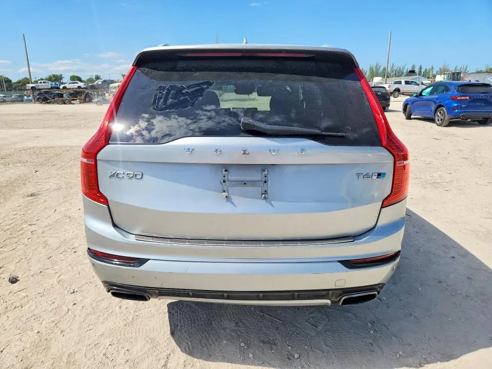 2017 VOLVO XC90 T6  