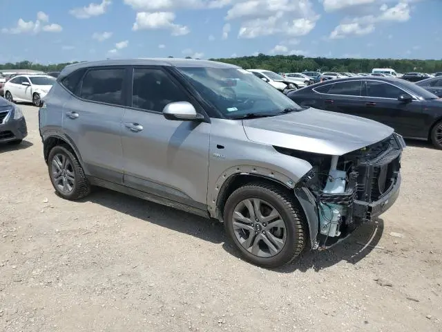 2021 KIA SELTOS LX  