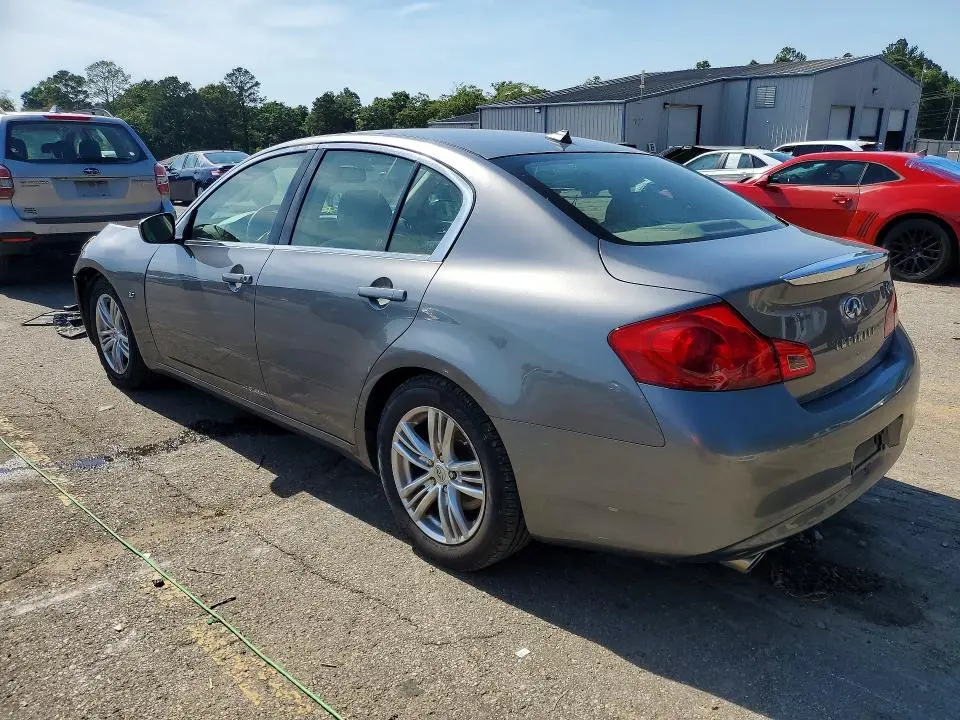 2015 INFINITI Q40 BASE  