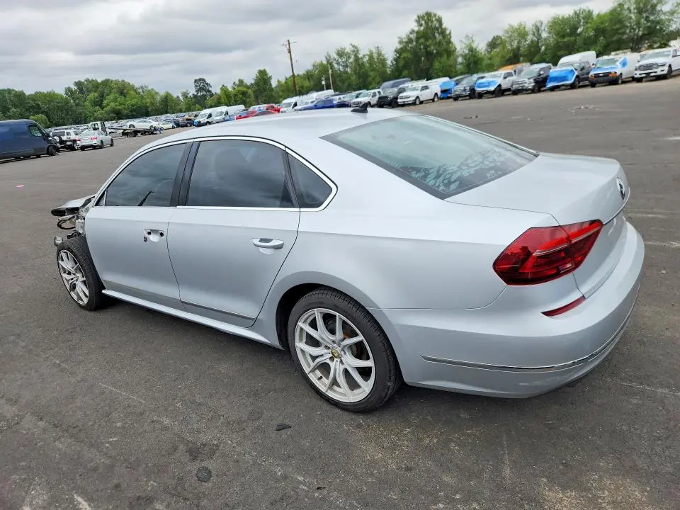 2017 VOLKSWAGEN PASSAT SE  