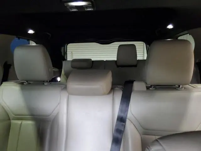 2019 LAND ROVER DISCOVERY SE  