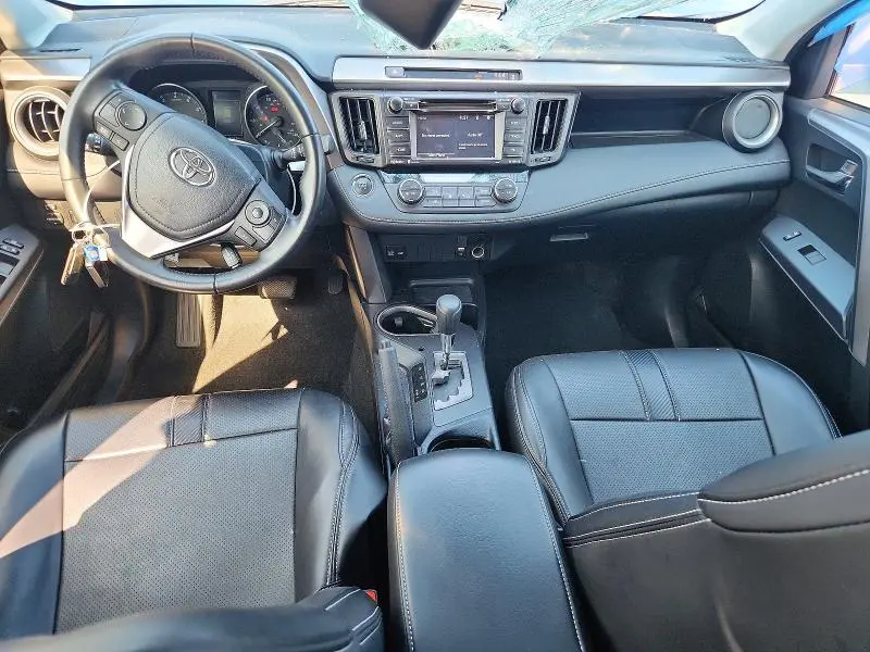 2018 TOYOTA RAV4 XLE  