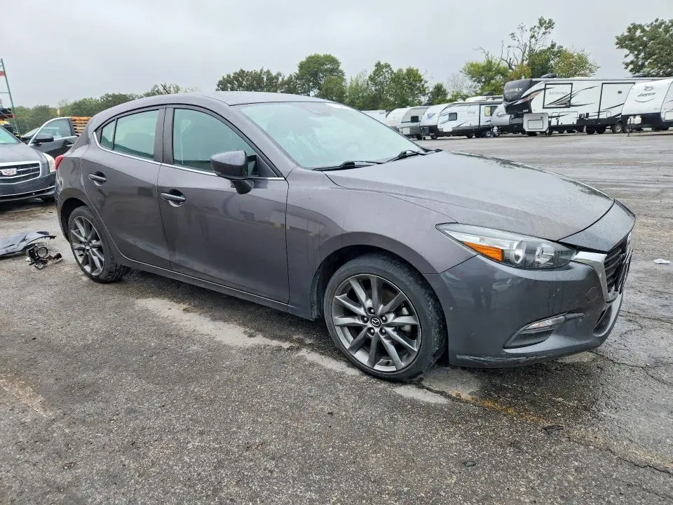 2018 MAZDA 3 TOURING  