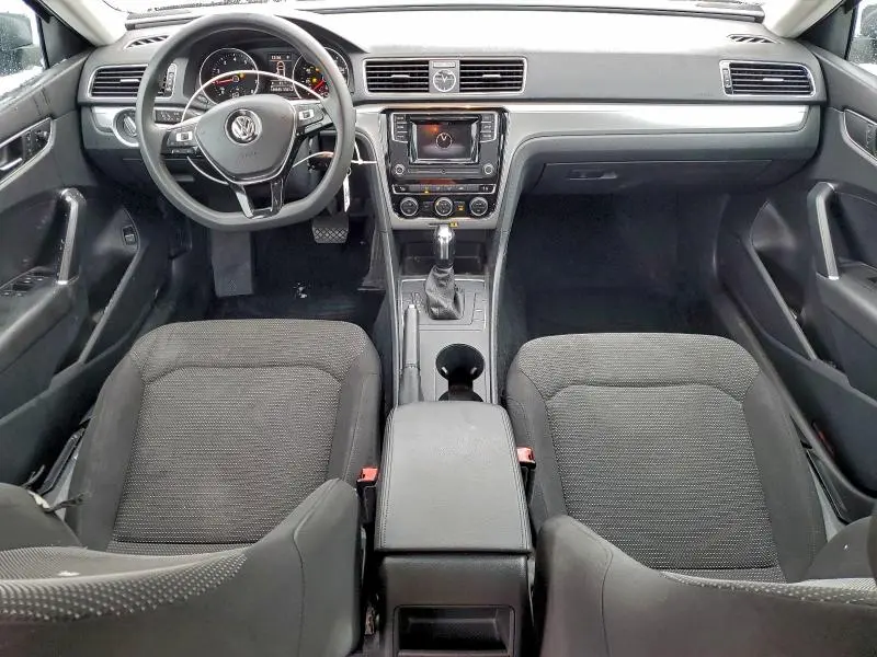 2017 VOLKSWAGEN PASSAT S  