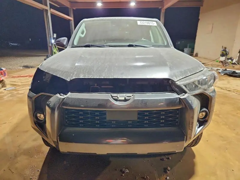 2021 TOYOTA 4RUNNER SR5  