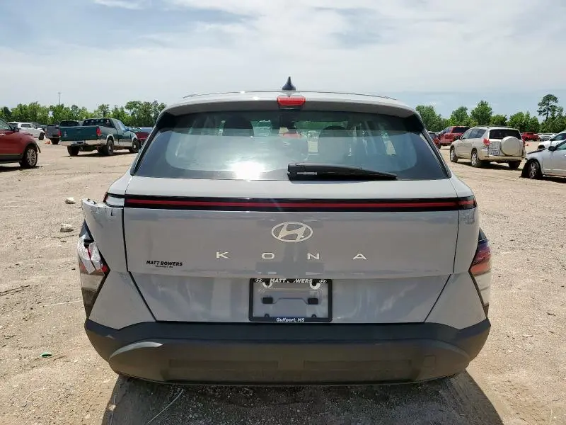 2024 HYUNDAI KONA SE  
