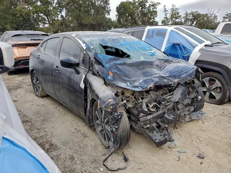 2022 NISSAN VERSA SV  