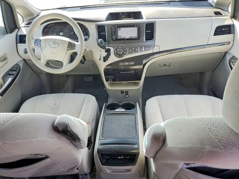 2013 TOYOTA SIENNA LE  