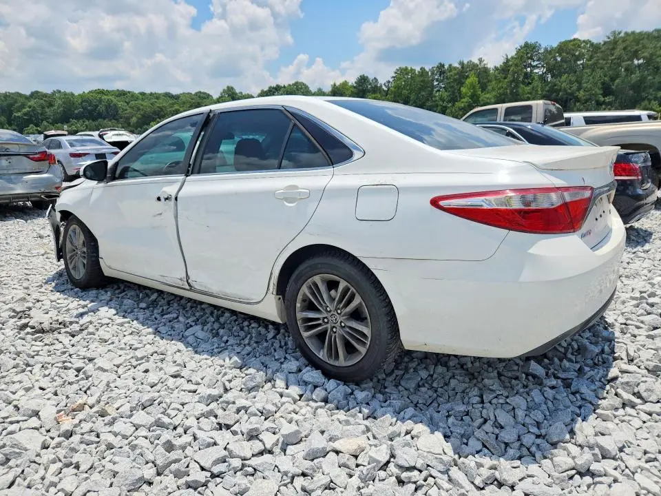 2015 TOYOTA CAMRY SE  