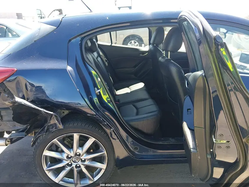2018 MAZDA MAZDA3 TOURING