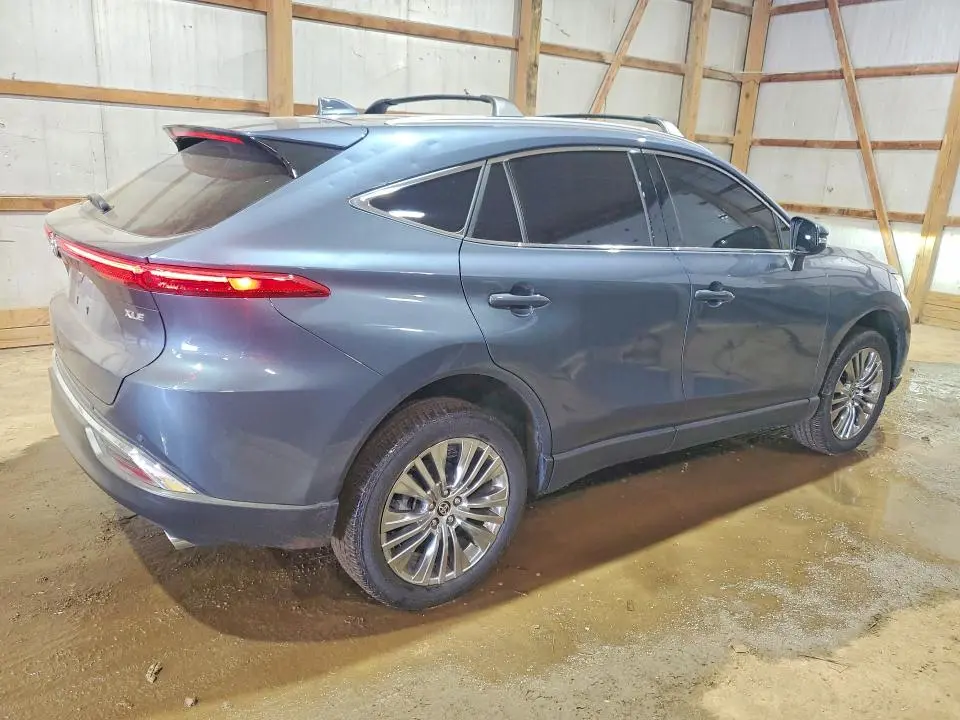 2024 TOYOTA VENZA XLE  