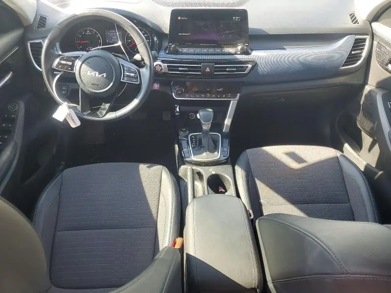 2022 KIA SELTOS S  