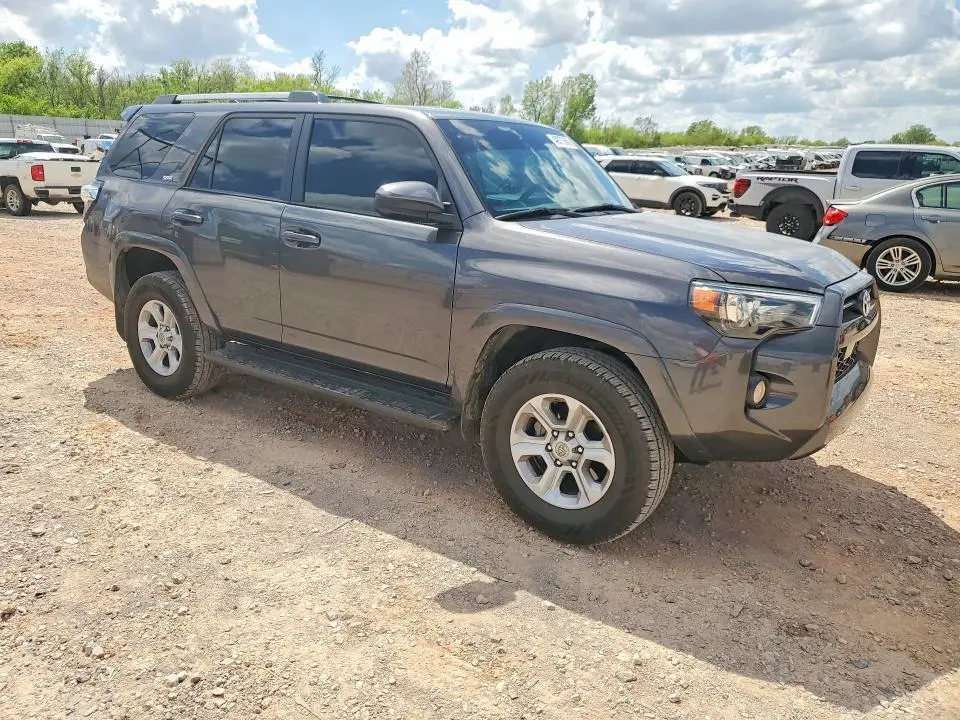 2020 TOYOTA 4RUNNER SR5  