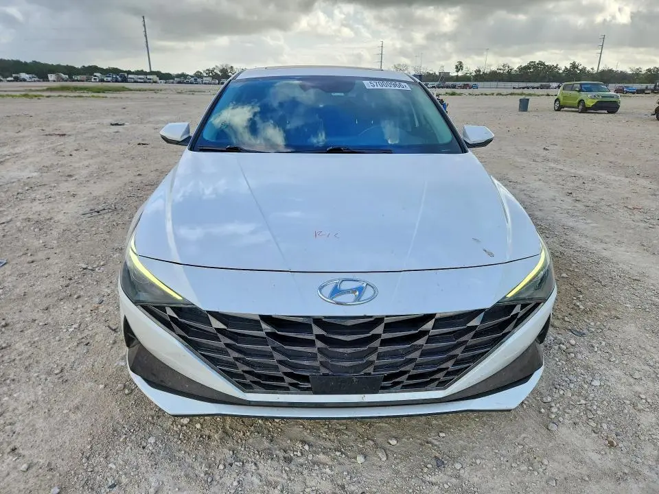 2022 HYUNDAI ELANTRA SEL  