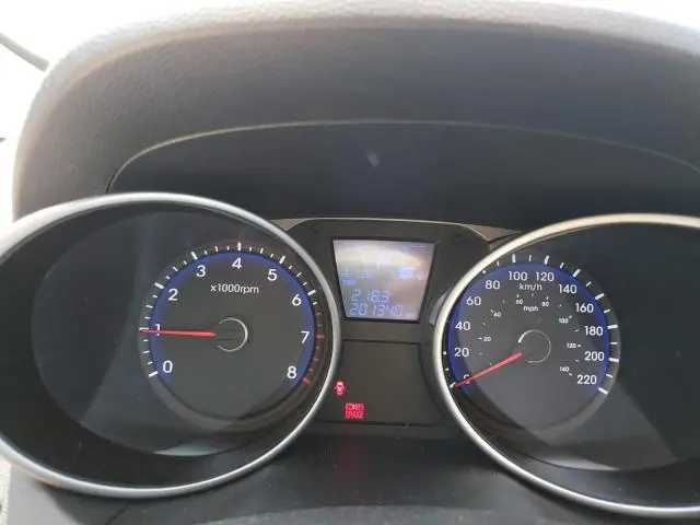 2010 HYUNDAI TUCSON GLS  