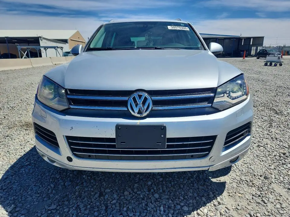 2013 VOLKSWAGEN TOUAREG V6  
