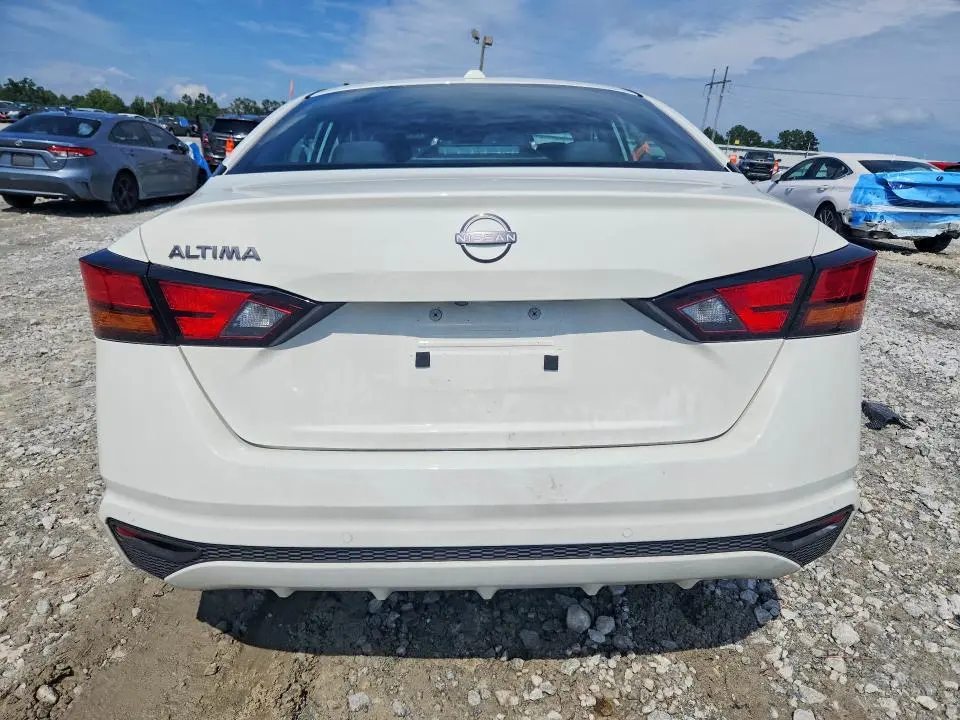 2025 NISSAN ALTIMA SV  