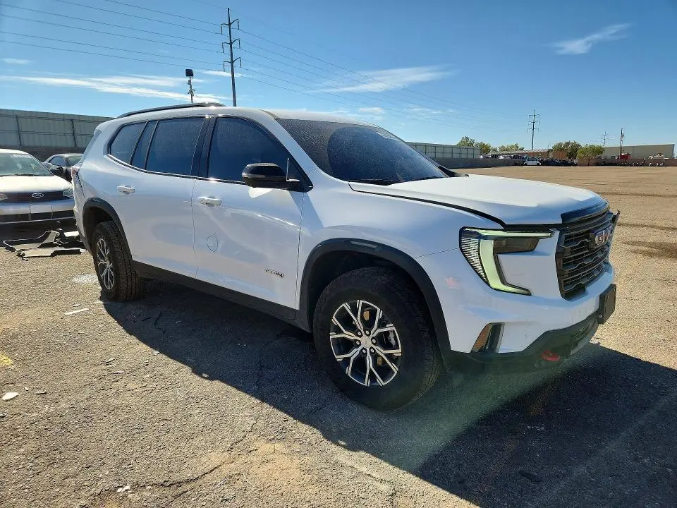 2026 GMC ACADIA AT4  
