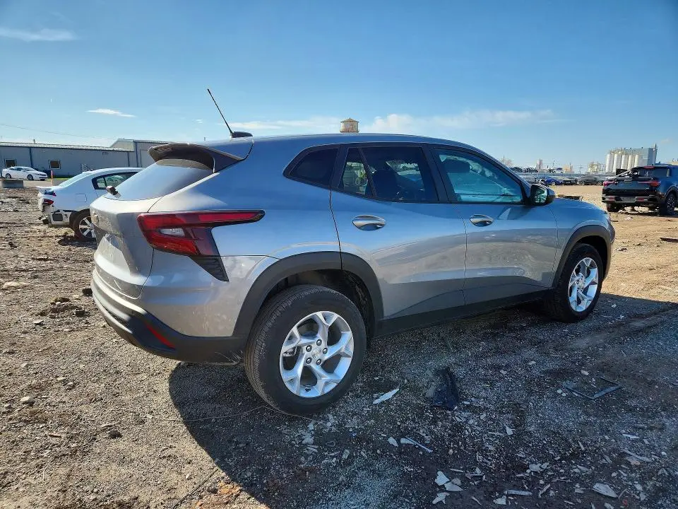 2025 CHEVROLET TRAX LS  