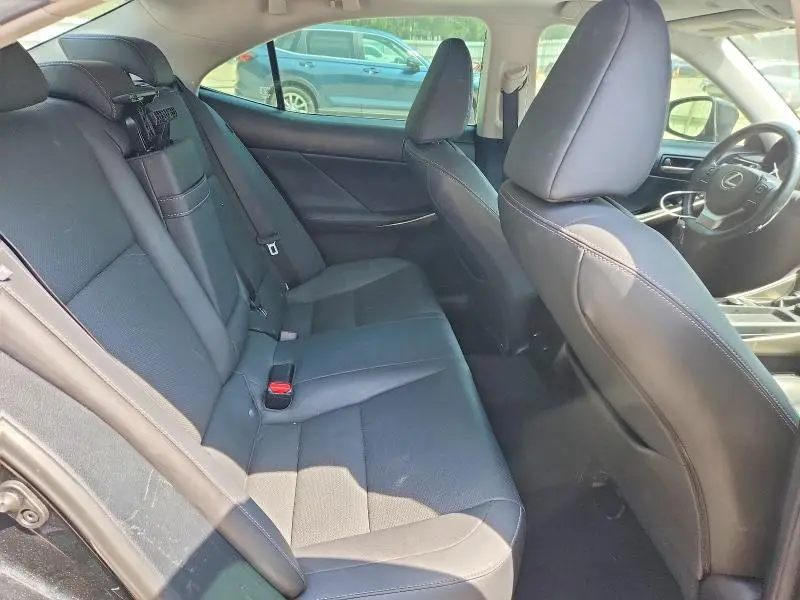 2019 LEXUS IS 300  