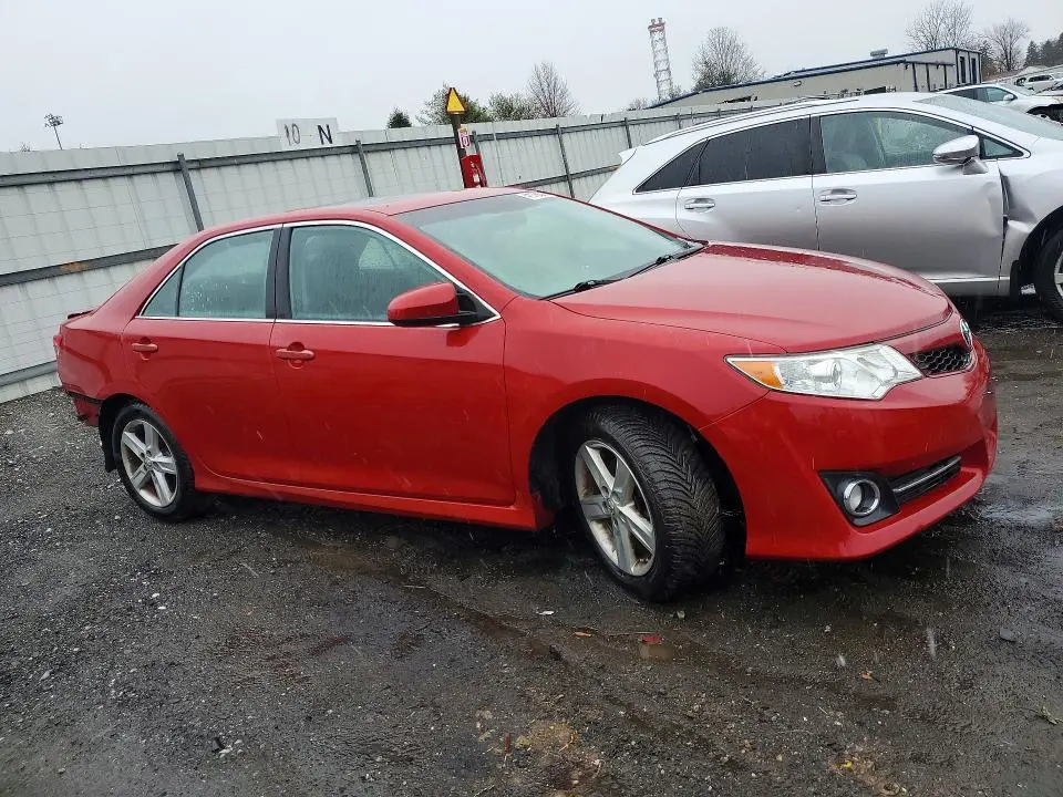 2014 TOYOTA CAMRY SE  
