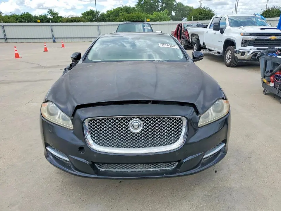 2011 JAGUAR XJ   