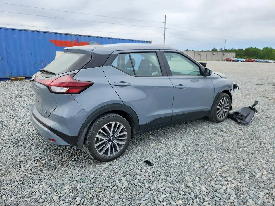 2021 NISSAN KICKS SV  