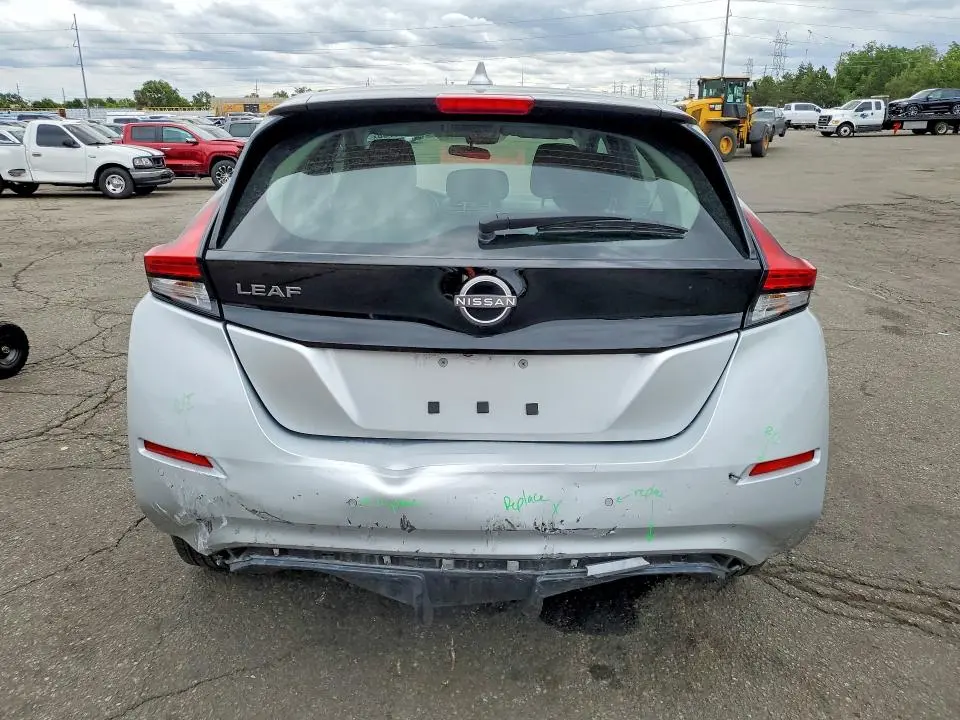 2025 NISSAN LEAF   