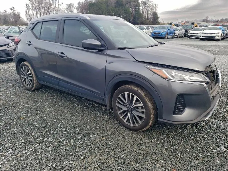 2024 NISSAN KICKS SV  
