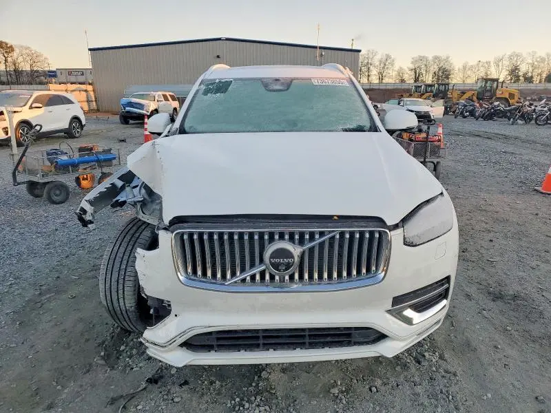 2024 VOLVO XC90 PLUS  