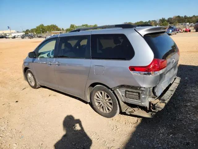 2014 TOYOTA SIENNA XLE  