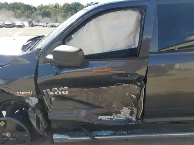 2016 RAM 1500 ST