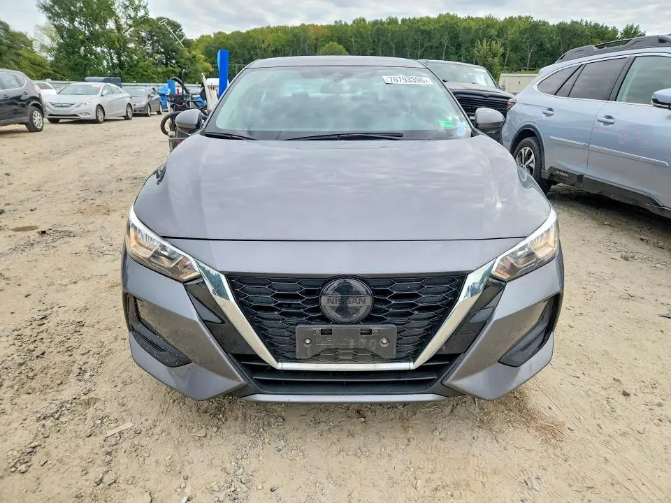 2022 NISSAN SENTRA SV  