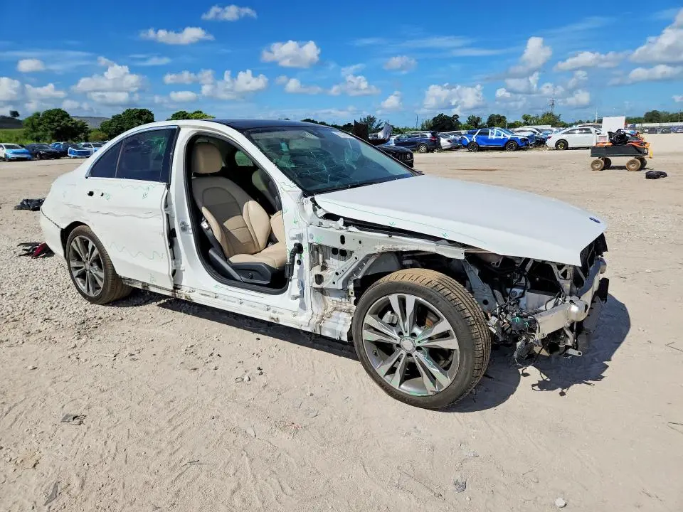 2015 MERCEDES-BENZ C 300  