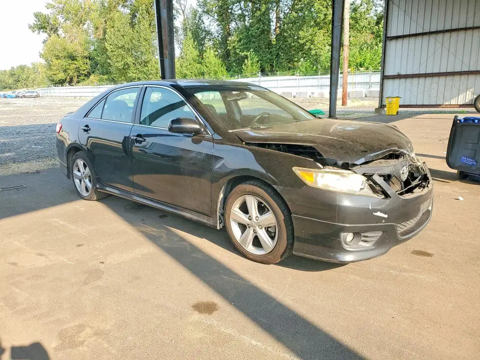 2011 TOYOTA CAMRY SE V6  