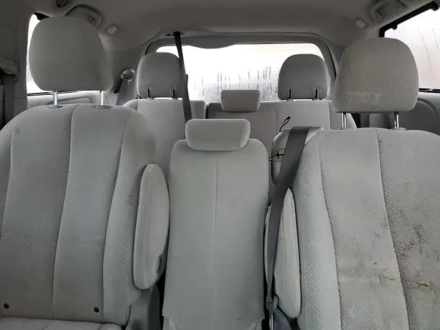 2011 TOYOTA SIENNA LE  