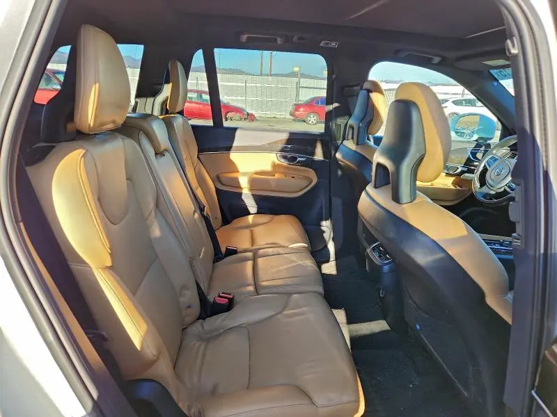 2018 VOLVO XC90 T6  