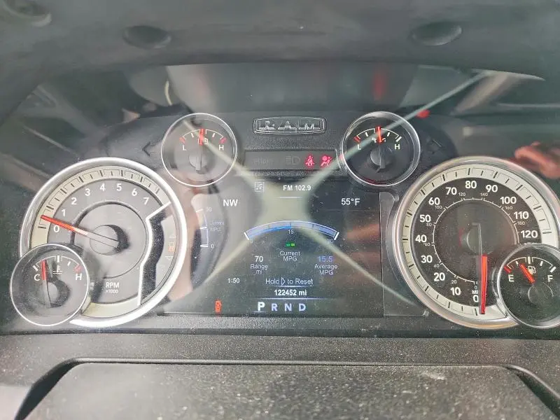 2017 RAM 1500 SLT  
