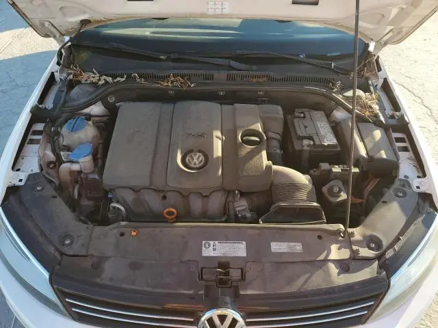 2013 VOLKSWAGEN JETTA SE  
