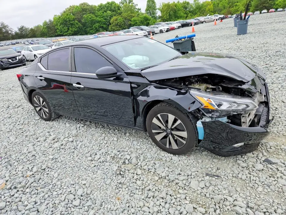 2021 NISSAN ALTIMA SV  