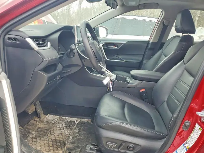 2022 TOYOTA RAV4 XLE  