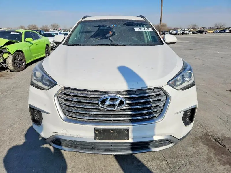 2017 HYUNDAI SANTA FE SE  