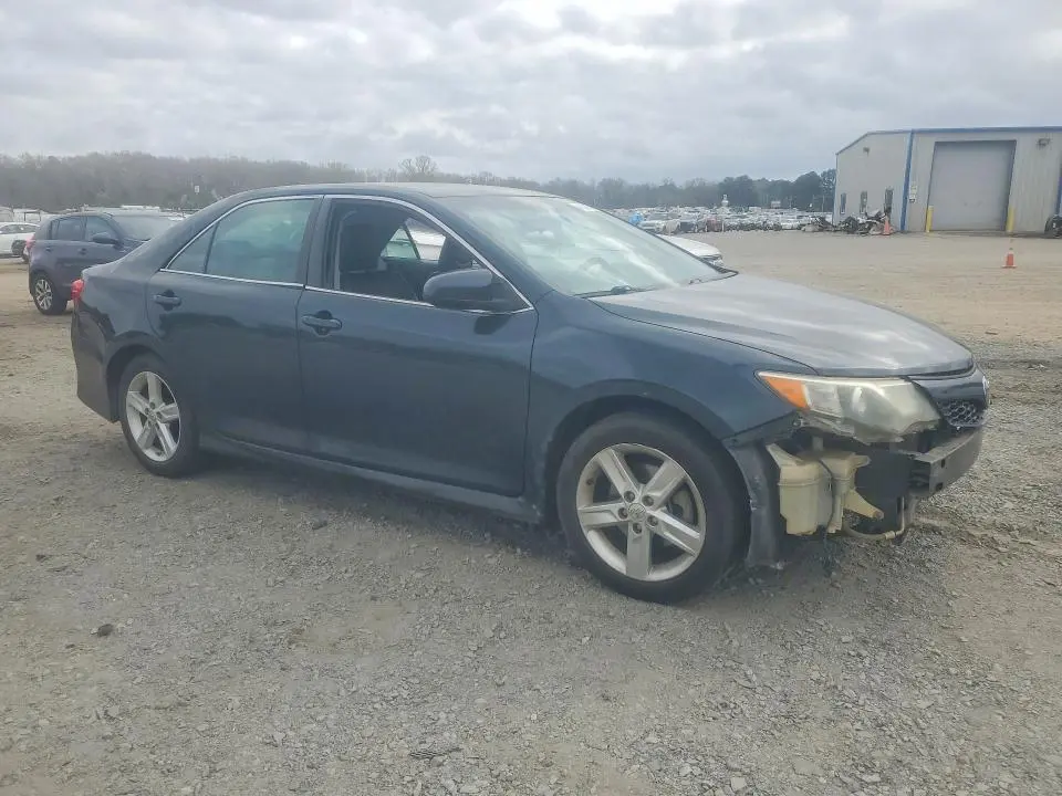 2012 TOYOTA CAMRY SE  