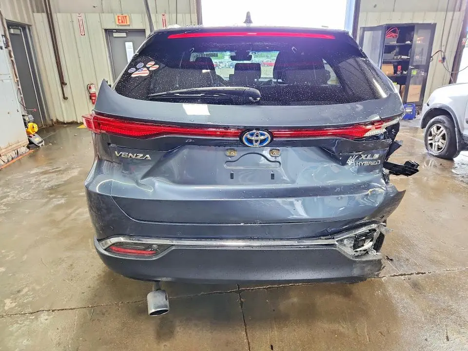 2021 TOYOTA VENZA XLE  