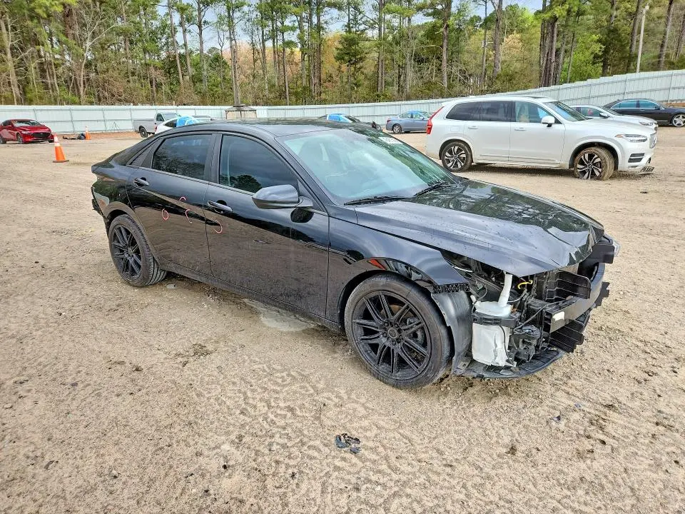 2023 HYUNDAI ELANTRA   