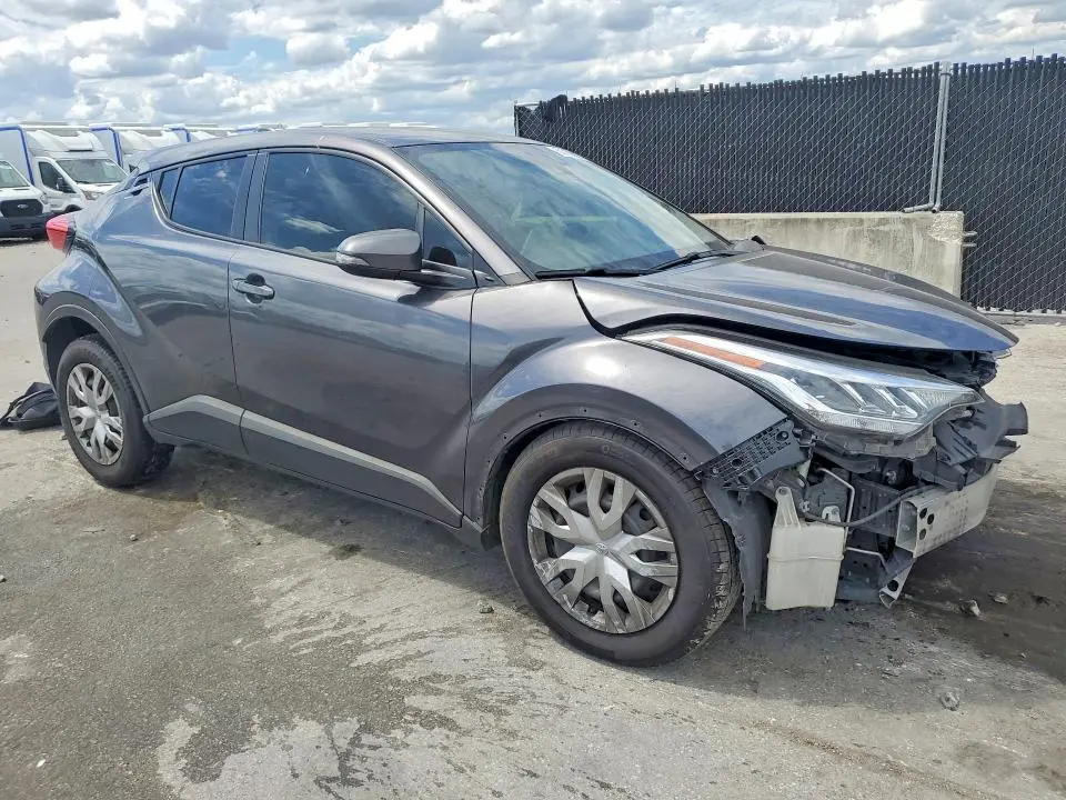2020 TOYOTA C-HR LE  