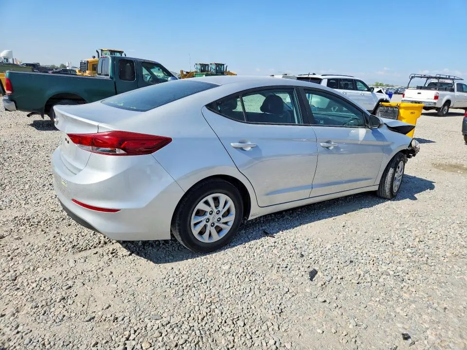 2018 HYUNDAI ELANTRA SE  