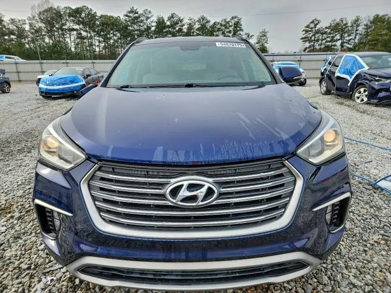 2017 HYUNDAI SANTA FE SE  