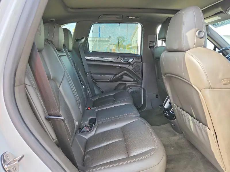 2017 PORSCHE CAYENNE S  